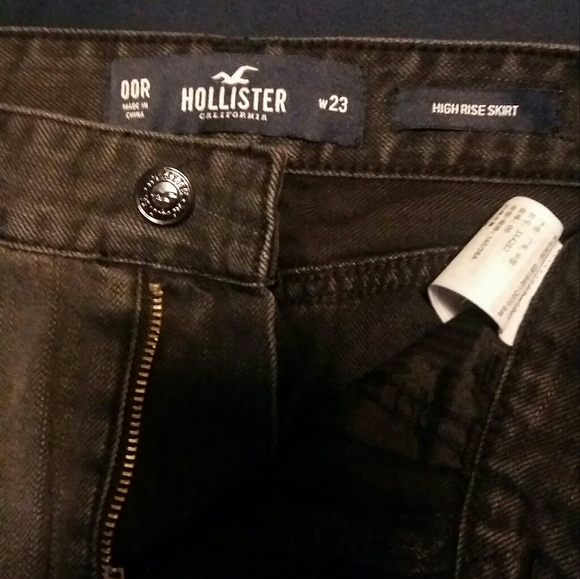 Free with Bundle! 4/$25- Hollister Denim Skirt - Picture 2 of 9